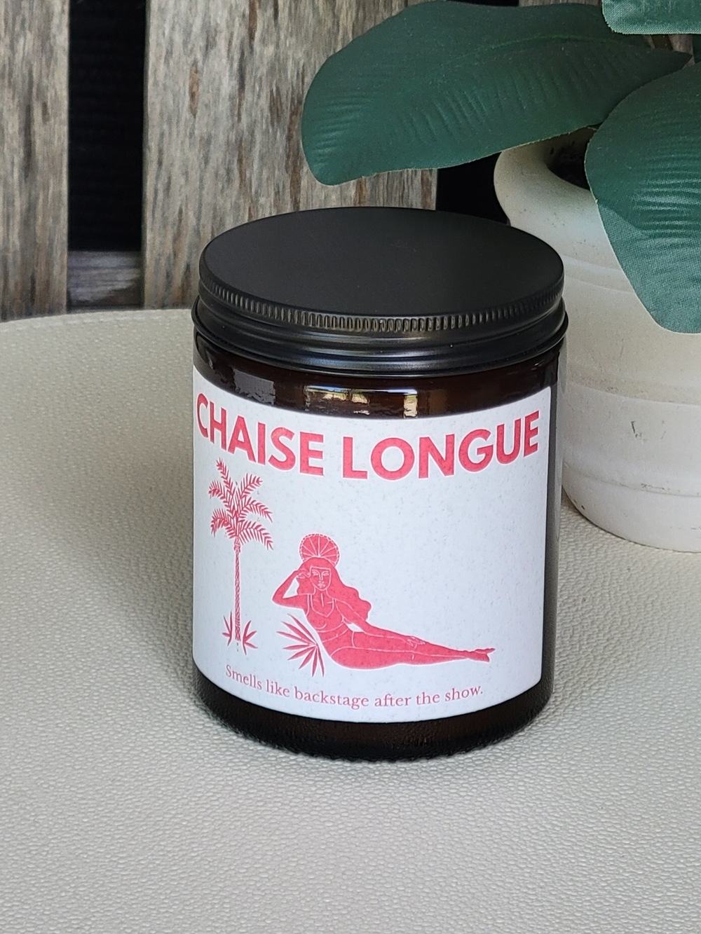 Chaise Longue Scented Candle - Wild Rhubarb 5oz - Picture 2 of 5